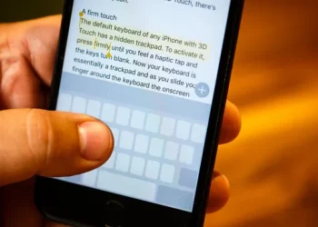 The Hidden iOS Trackpad: Precision Typing on iPhone and iPad